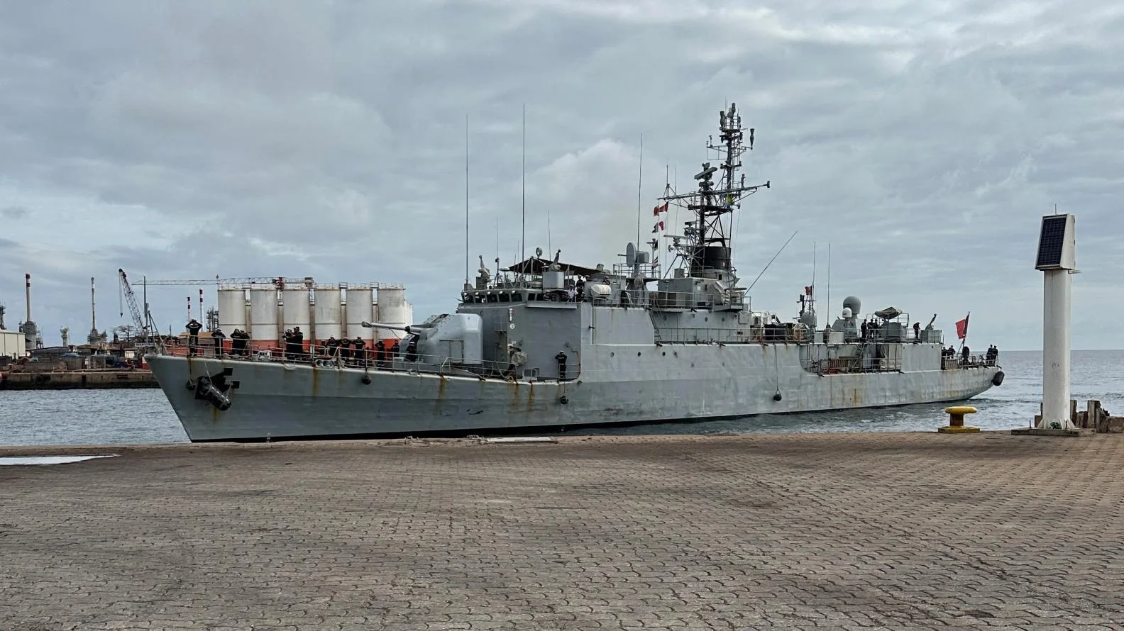 Le patrouilleur Commandant Ducuing à Port-Gentil (Gabon)