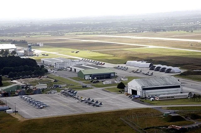 Le parking de la BAN Landivisiau