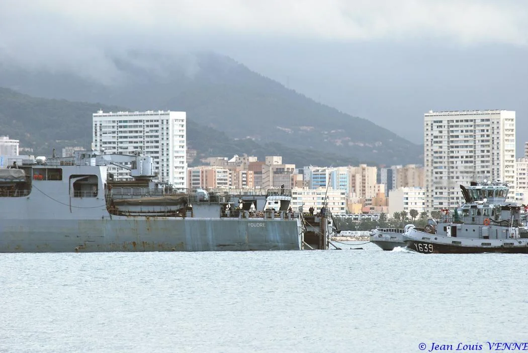 Un CTM sort du radier du TCD Foudre
